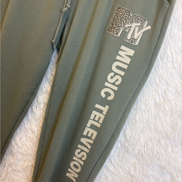 MTV Sage Green Leopard Print Logo | Joggers | Size: Large | Soft Sweat Pants 💚 - Picture 12 of 16